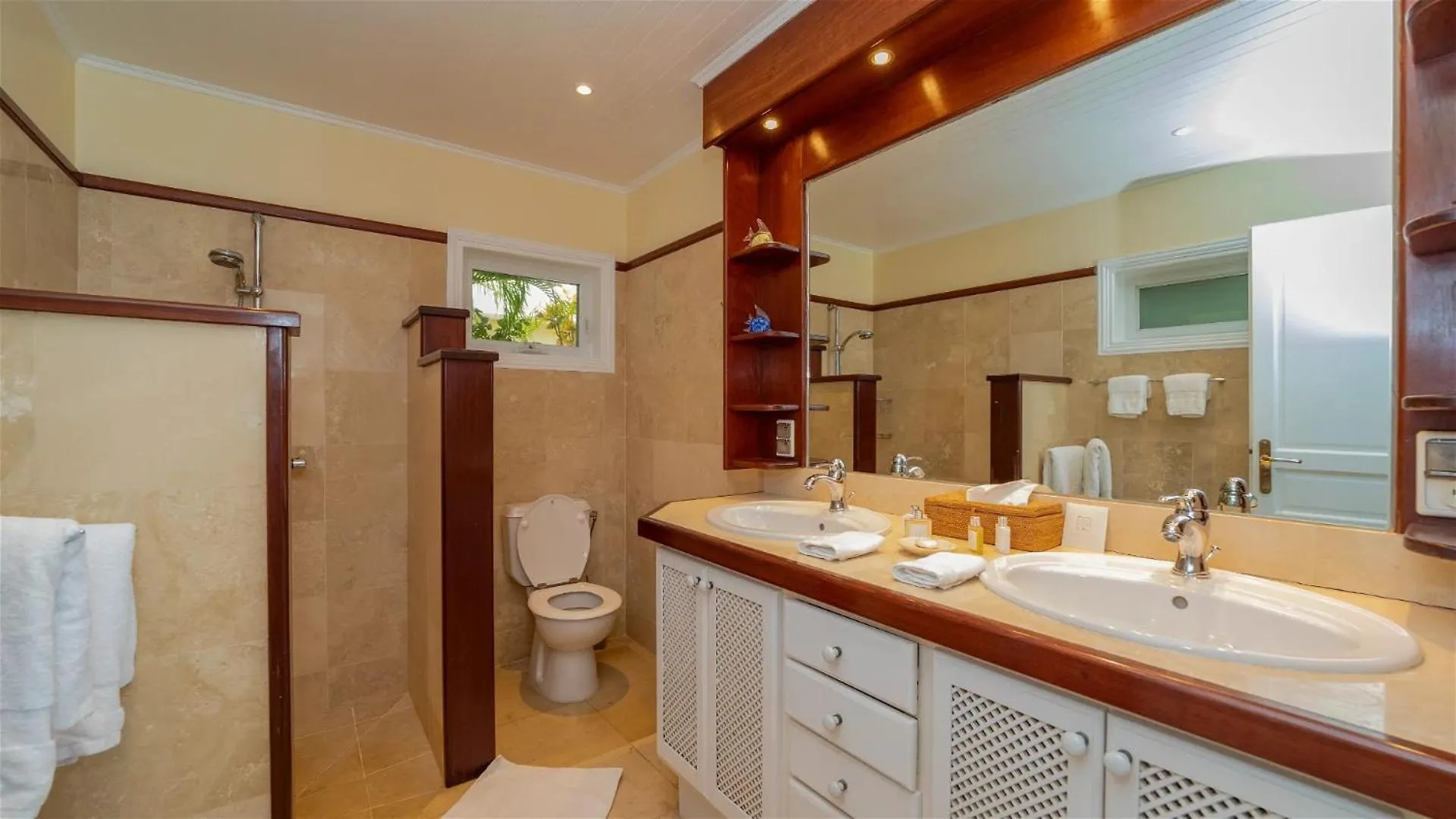 Oceanfront Caribbean Oasis with Romantic Charm Gustavia 0*,