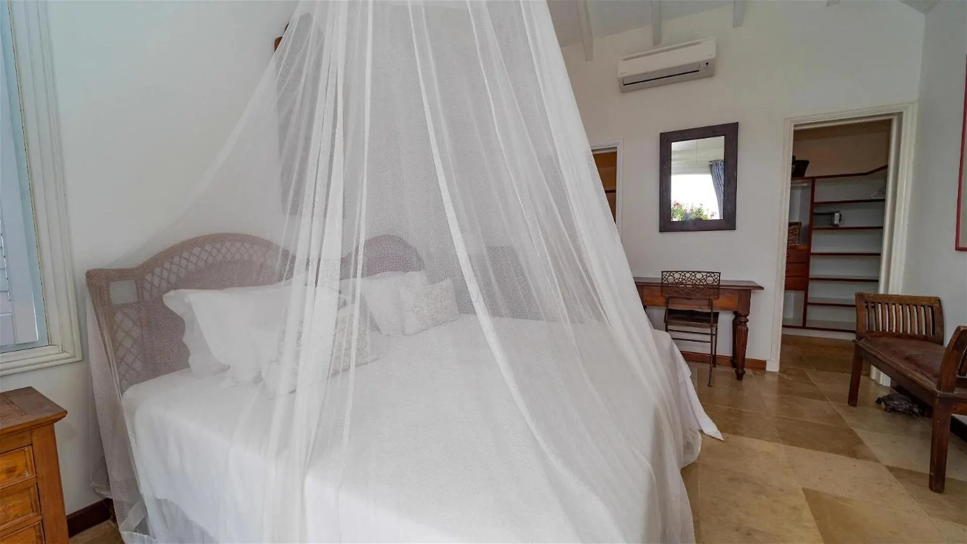 Oceanfront Caribbean Oasis with Romantic Charm Gustavia