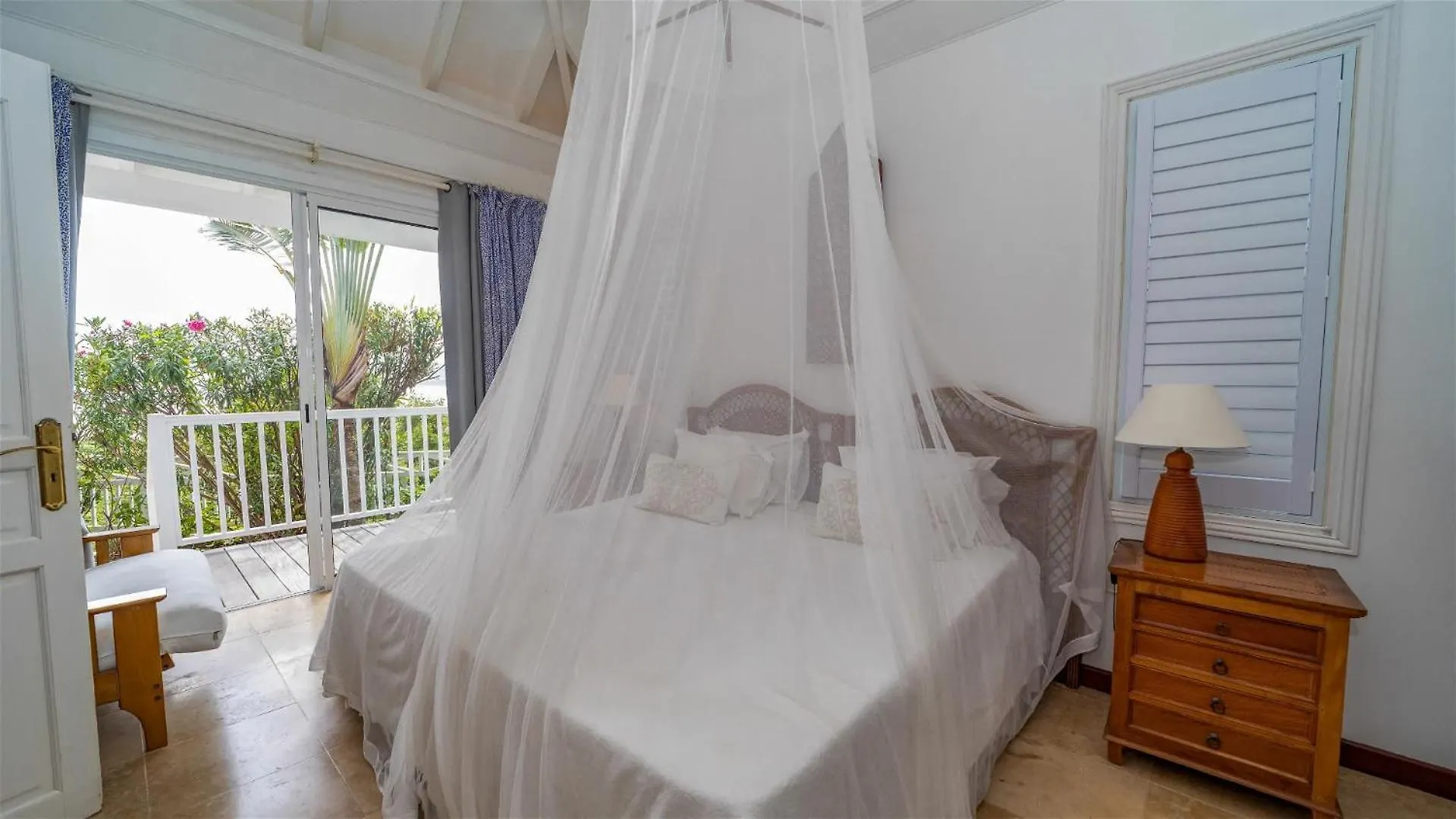 Villa Oceanfront Caribbean Oasis with Romantic Charm Gustavia
